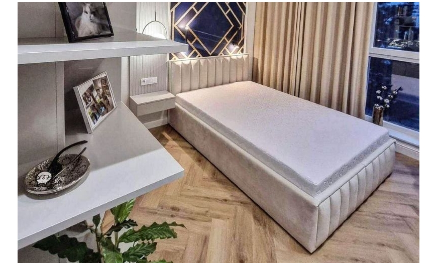 Jak urządzić małą sypialnię z wykorzystaniem mebli tapicerowanych od Meble Perfect?